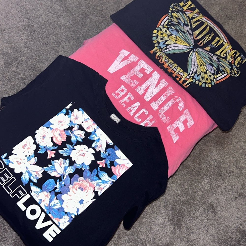 3 Cropped T-Shirts